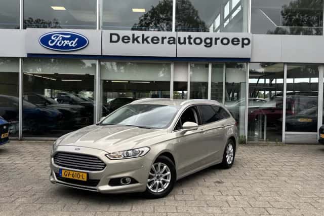 Ford Mondeo (2015) thumbnail 2