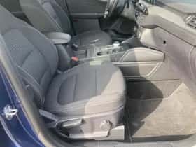 Ford Kuga (2022) thumbnail 18