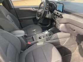 Ford Kuga (2022) thumbnail 19