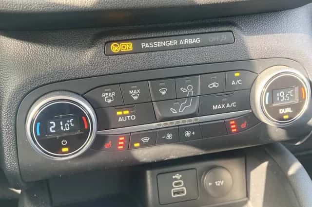 Ford Kuga (2022) thumbnail 23