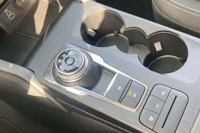 Ford Kuga (2022) thumbnail 24