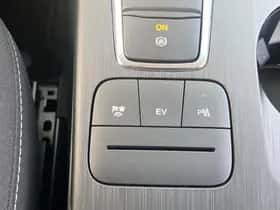 Ford Kuga (2022) thumbnail 25