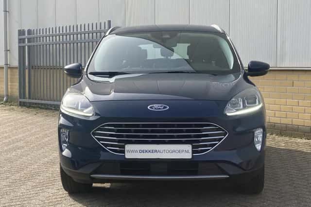 Ford Kuga (2022) thumbnail 5