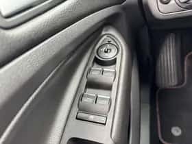 Ford Kuga (2018) thumbnail 19
