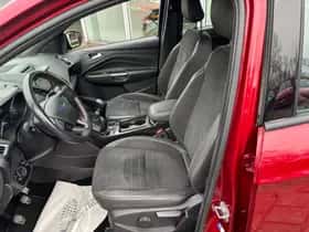 Ford Kuga (2018) thumbnail 23