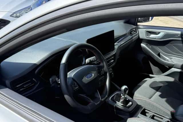 Ford Focus (2024) thumbnail 10