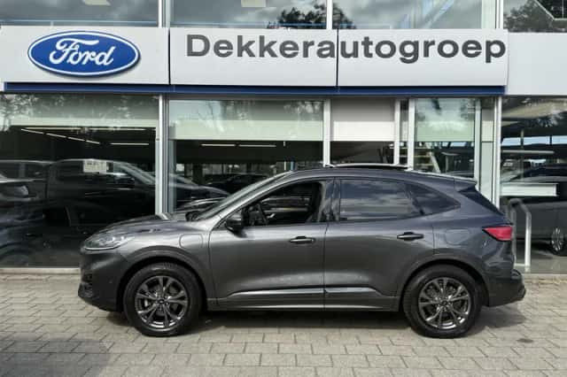 Ford Kuga (2022) thumbnail 3