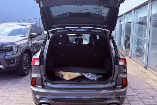 Ford Kuga (2022) thumbnail 5