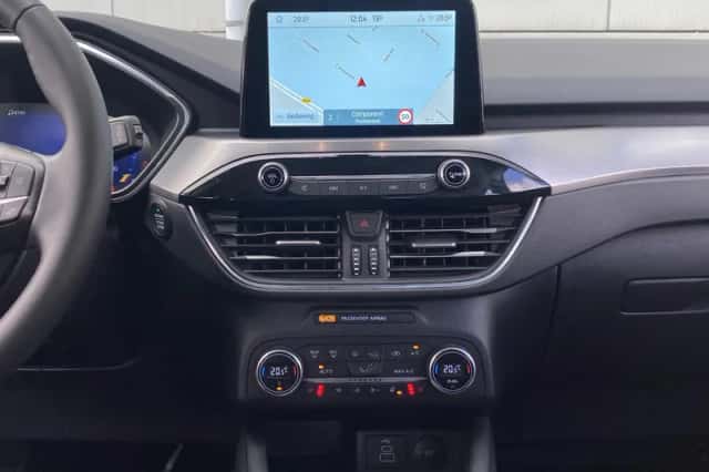 Ford Kuga (2022) thumbnail 17