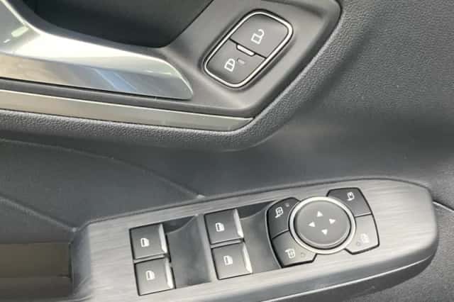 Ford Kuga (2022) thumbnail 21