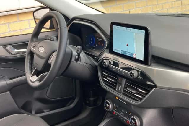 Ford Kuga (2022) thumbnail 23