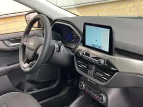 Ford Kuga (2022) thumbnail 23