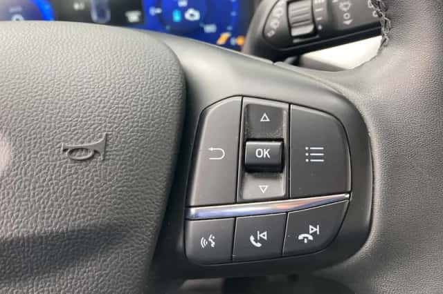 Ford Kuga (2022) thumbnail 25
