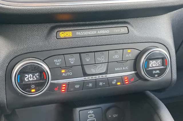 Ford Kuga (2022) thumbnail 27