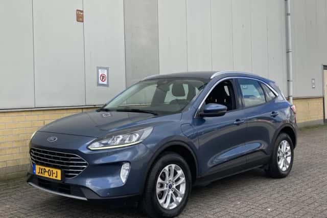 Ford Kuga (2022) thumbnail 4