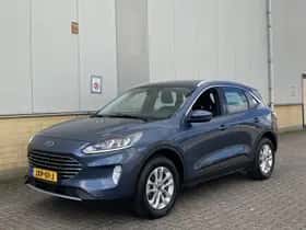 Ford Kuga (2022) thumbnail 4