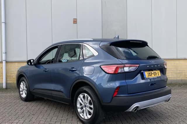 Ford Kuga (2022) thumbnail 7