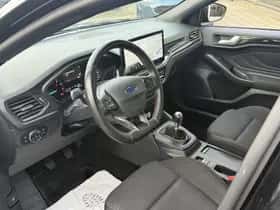 Ford Focus (2022) thumbnail 11
