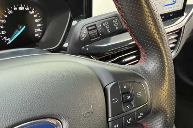 Ford Focus (2022) thumbnail 17