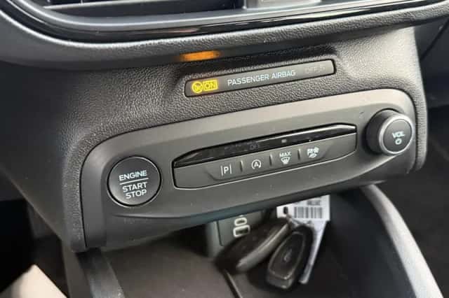 Ford Focus (2022) thumbnail 23