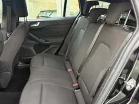 Ford Focus (2022) thumbnail 25