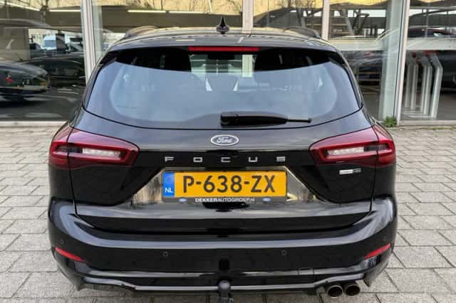 Ford Focus (2022) thumbnail 4
