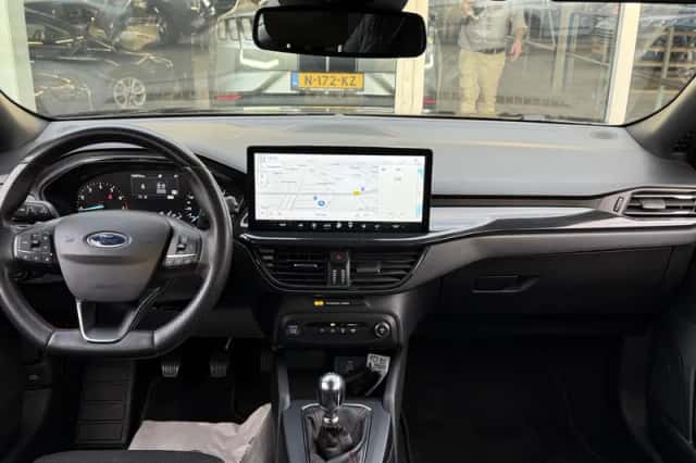 Ford Focus (2022) thumbnail 10
