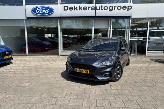 Ford Focus (2021) thumbnail 2