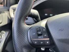 Ford Focus (2021) thumbnail 4
