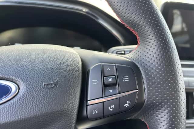 Ford Focus (2021) thumbnail 6