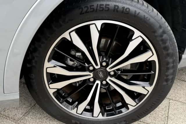 Ford Kuga (2024) thumbnail 9