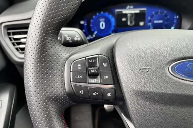 Ford Focus (2024) thumbnail 4