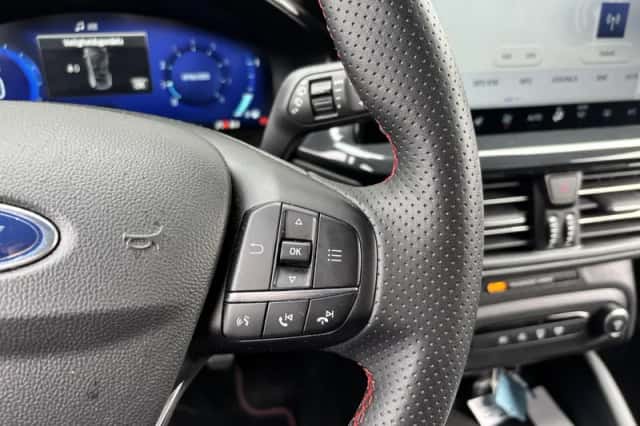 Ford Focus (2024) thumbnail 5