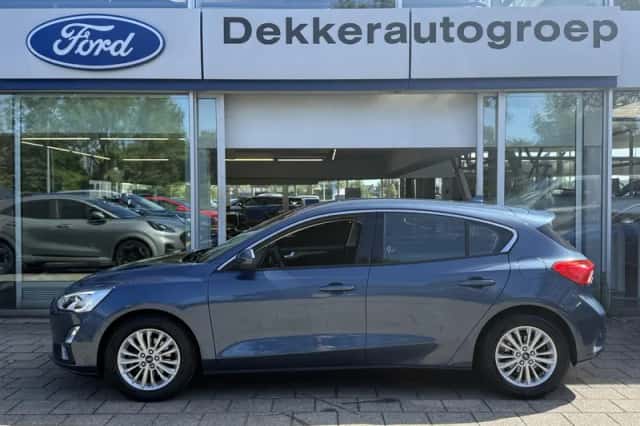 Ford Focus (2019) thumbnail 3