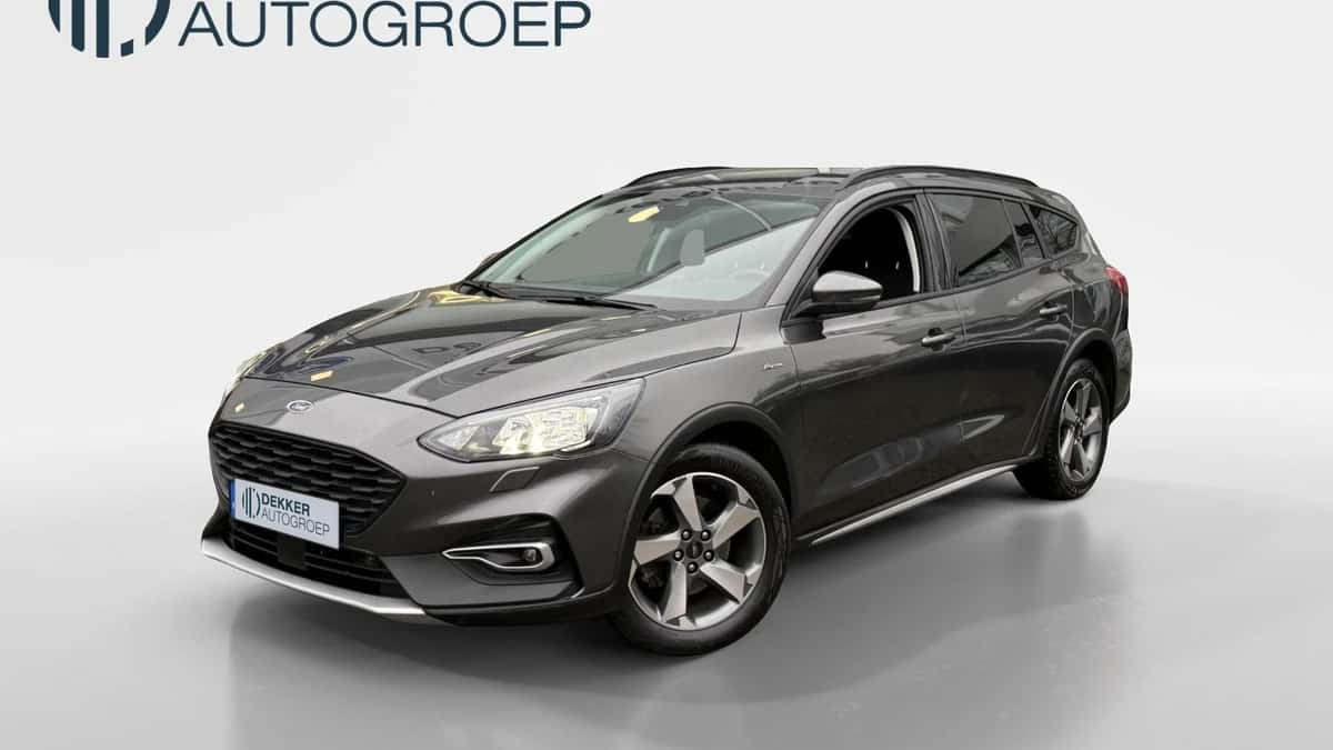 Ford Focus (2022) — foto 1