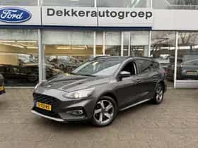 Ford Focus (2022) thumbnail 2