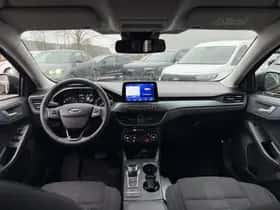 Ford Focus (2022) thumbnail 11