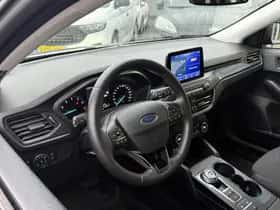 Ford Focus (2022) thumbnail 12