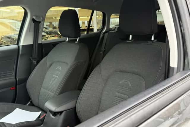Ford Focus (2022) thumbnail 13