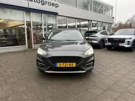 Ford Focus (2022) thumbnail 3