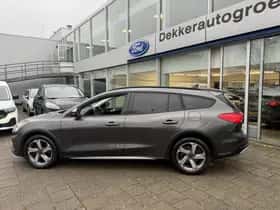 Ford Focus (2022) thumbnail 4