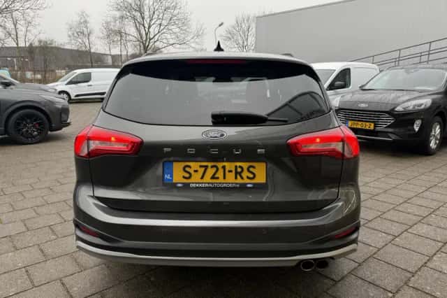 Ford Focus (2022) thumbnail 5