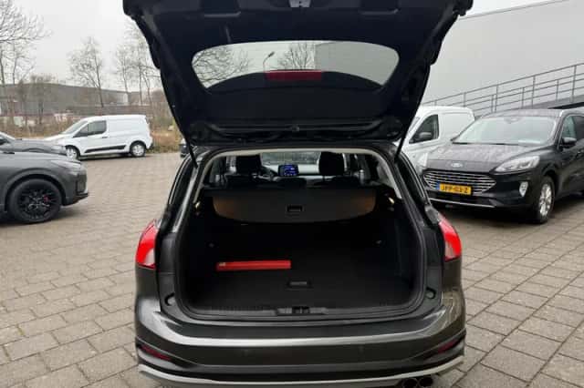 Ford Focus (2022) thumbnail 6