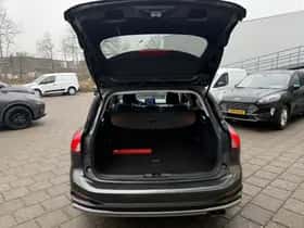 Ford Focus (2022) thumbnail 6