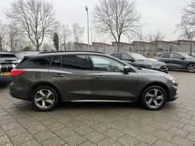 Ford Focus (2022) thumbnail 7