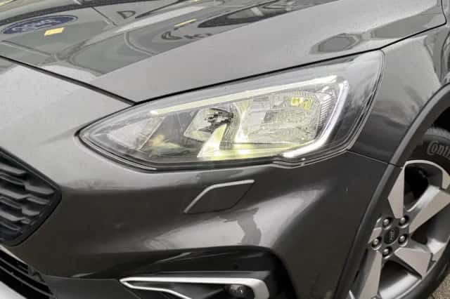 Ford Focus (2022) thumbnail 8