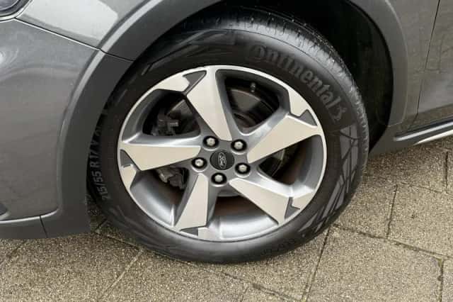 Ford Focus (2022) thumbnail 9