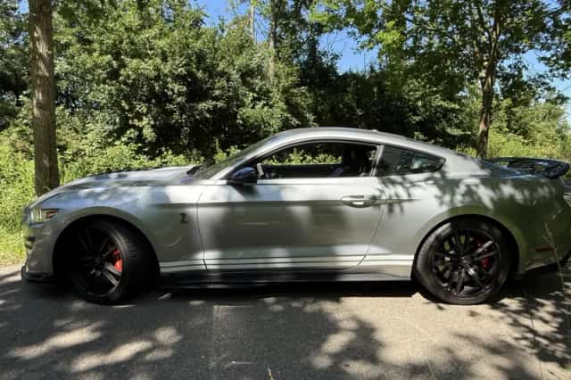 Ford Mustang (2020) thumbnail 3
