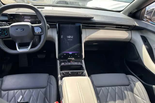 Ford Explorer (2025) thumbnail 12