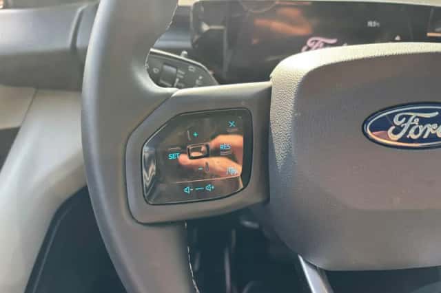 Ford Explorer (2025) thumbnail 14